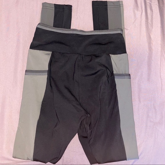 gymshark colour block legging size xs - Picture 2 of 2